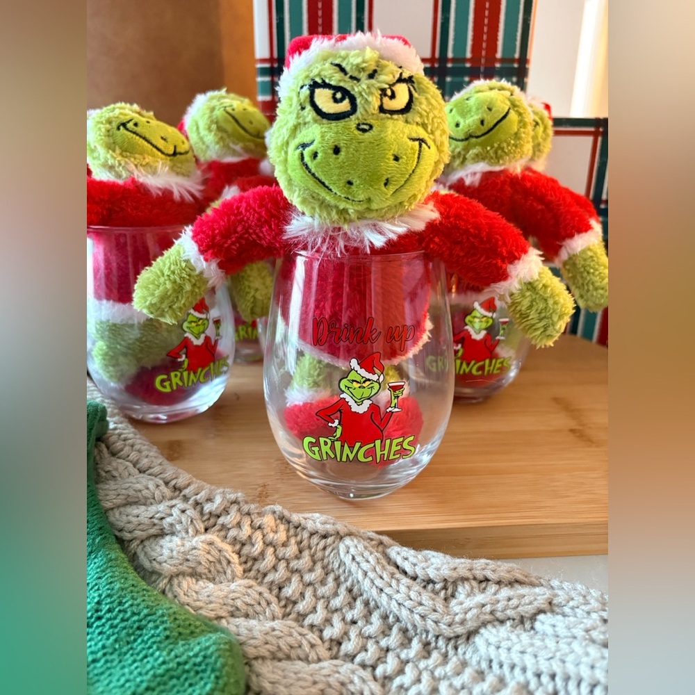 Set of 6 | “Drink Up Grinches” Stemless Wine Glasses Holiday Hostess Gift - Picture 6 of 11